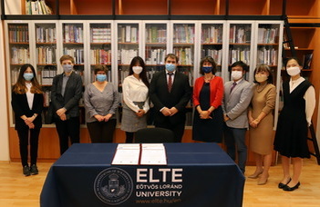 Felavatták az ELTE BTK koreai könyvtárát