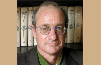 Alexander von Rospatt tart előadást a Buddhizmus-Kutatás Központ sorozatában.