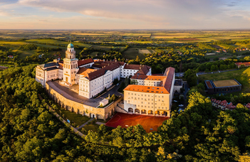 Régészeti kutatások kezdődtek a Pannonhalmi Főapátságban (Híradó.hu)