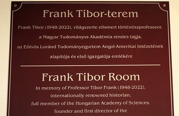 Bensőséges ünnepség keretében felavatták a Frank Tibor-termet